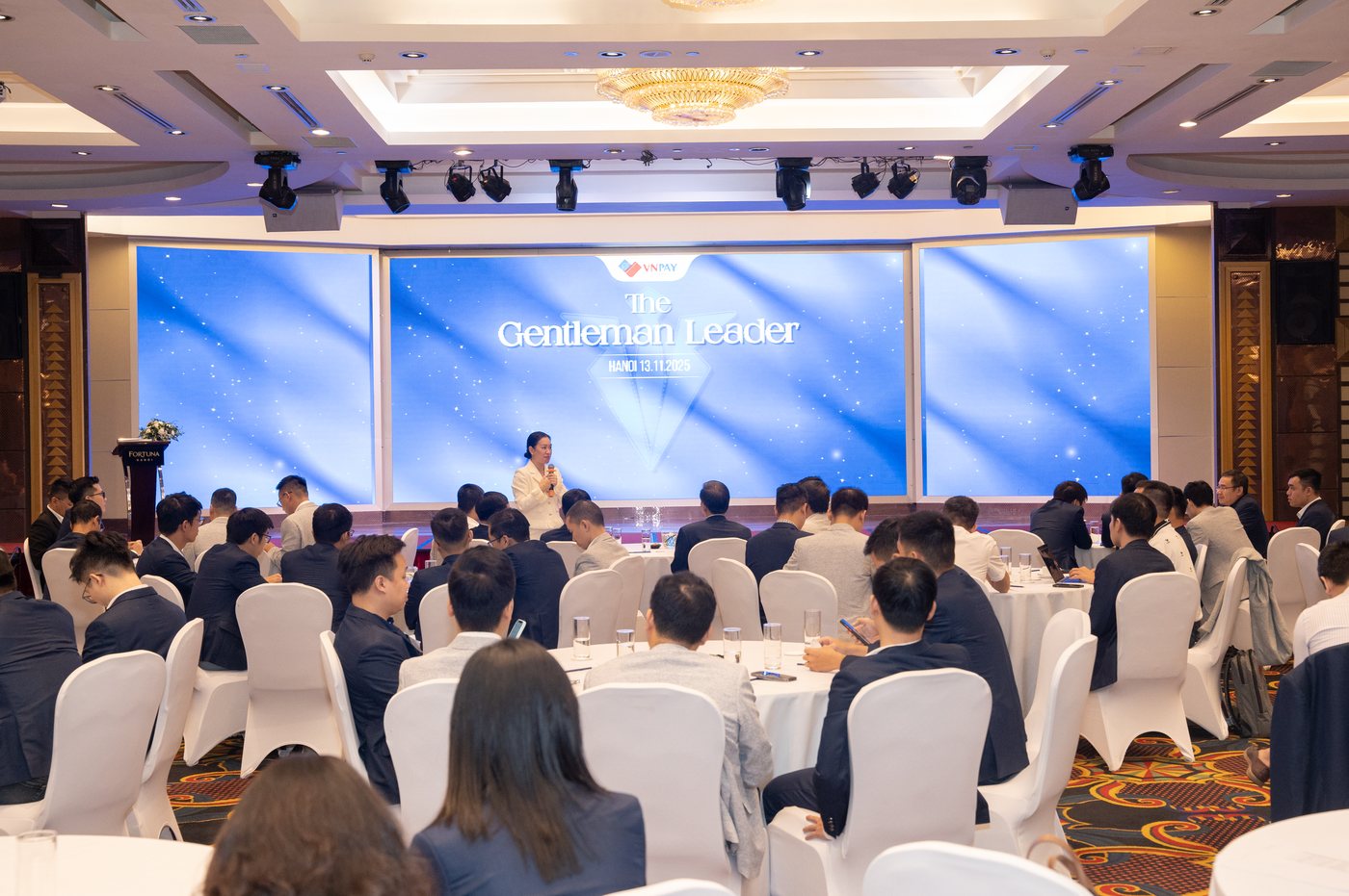 Đào tạo Business Etiquette cho đội ngũ doanh nghiệp - The Gentleman Leader, VNPAY